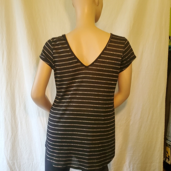 Hot Topic Glitter Rib Cage Tee - Picture 4 of 9